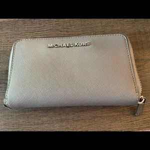 Michale Kors Grey wallet
